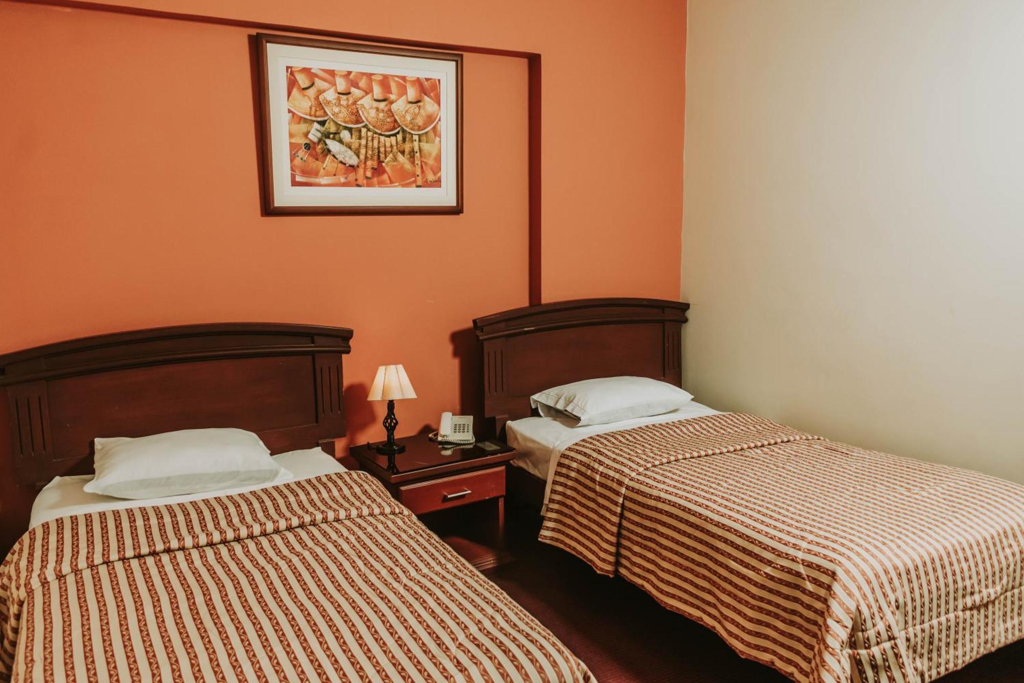Hotel Sierra Dorada Аякучо Экстерьер фото